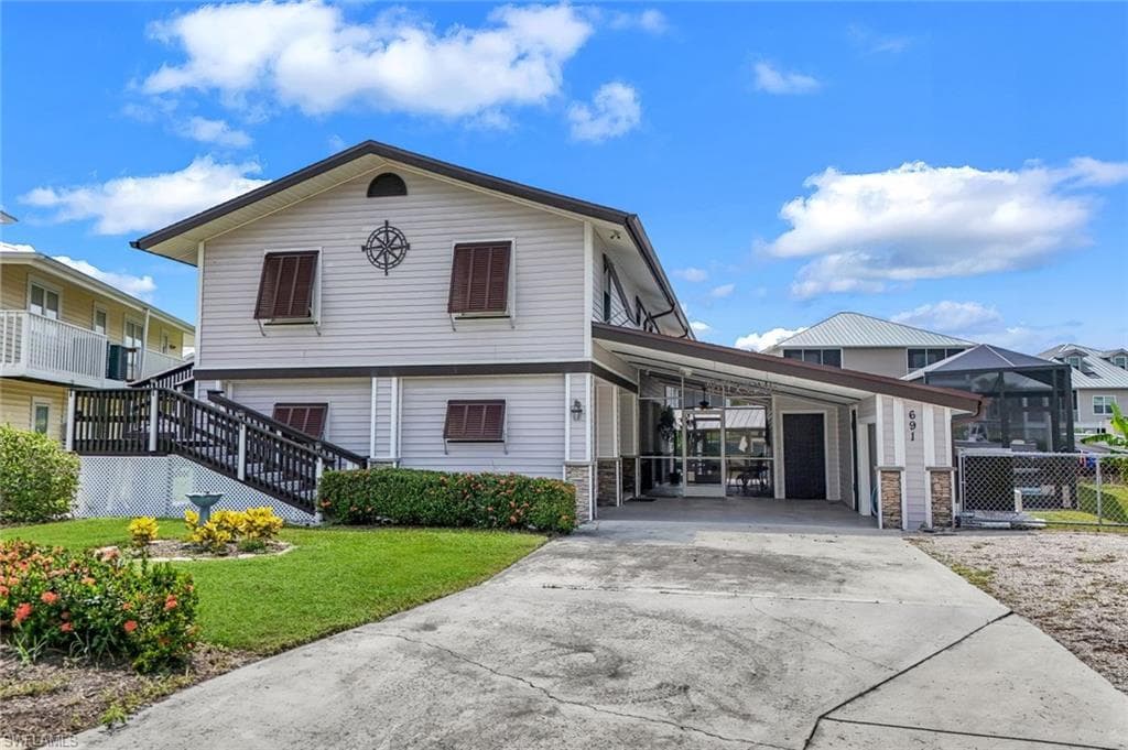 691 Palm Dr, Goodland, FL 34140-7