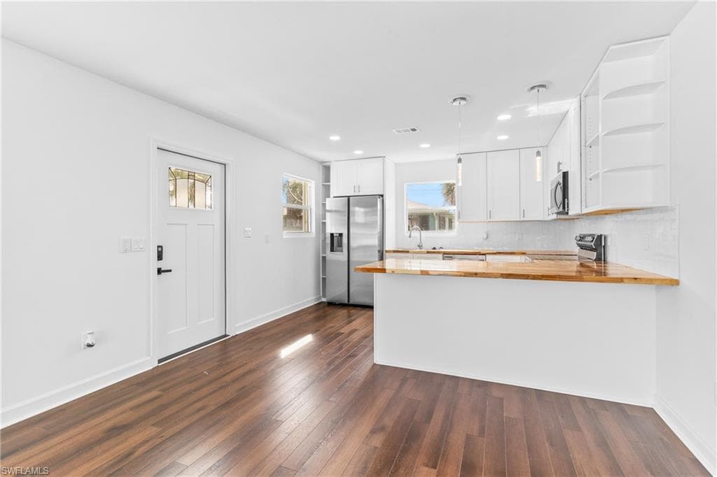 126 Andre Mar Dr, Fort Myers Beach, FL 33931-16