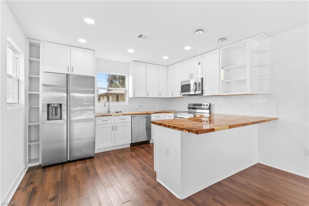 126 Andre Mar Dr, Fort Myers Beach, FL 33931-21