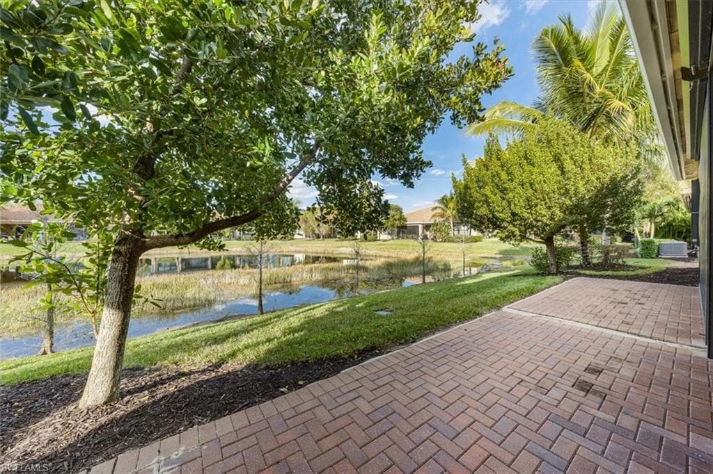 13418 Silktail Dr, Naples, FL 34109-25