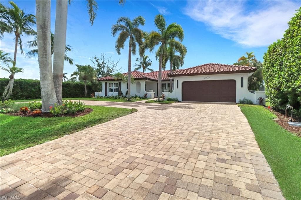 2105 Sheepshead Dr, Naples, FL 34102-3