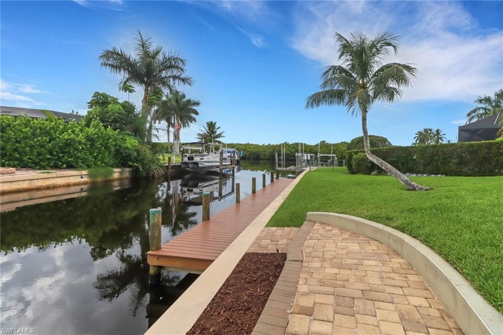 2105 Sheepshead Dr, Naples, FL 34102-4