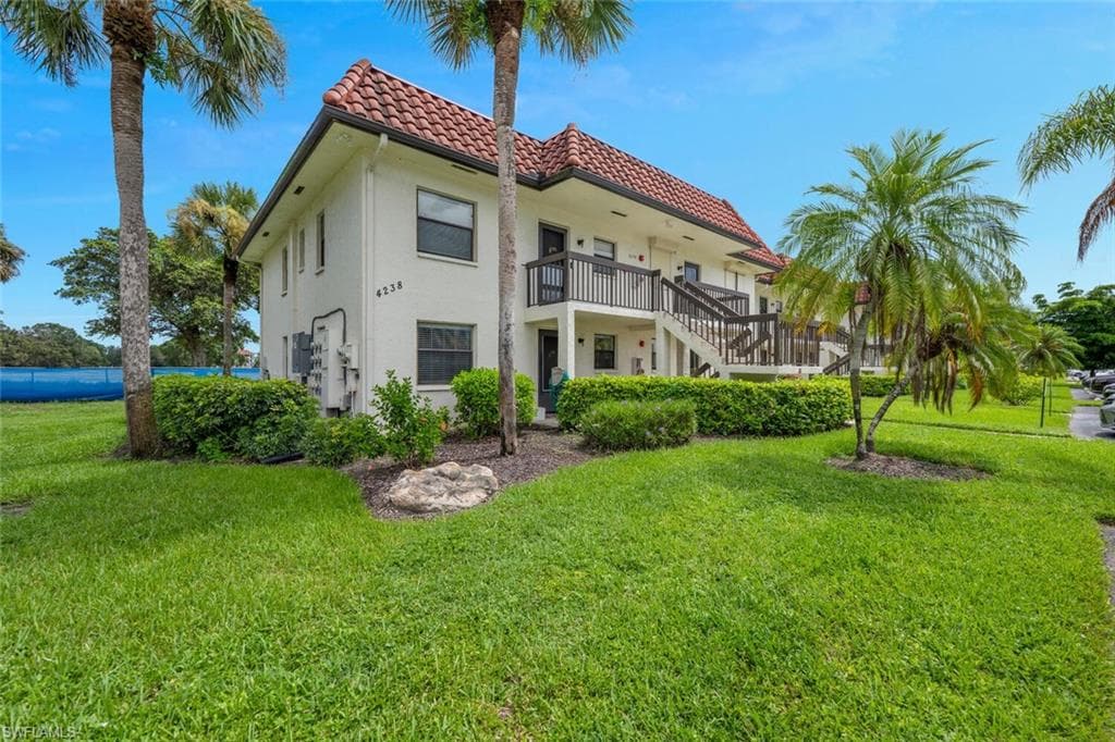 4238 27th Ct SW 101, Naples, FL 34116-12