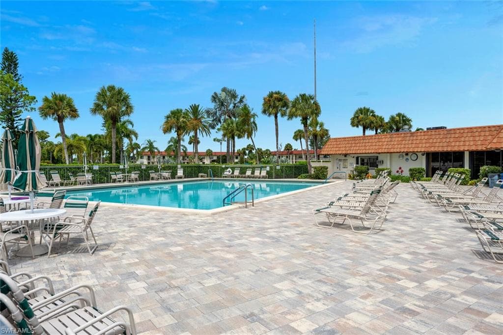 4238 27th Ct SW 101, Naples, FL 34116-13