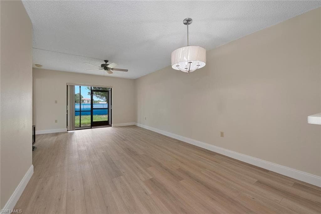 4238 27th Ct SW 101, Naples, FL 34116-2