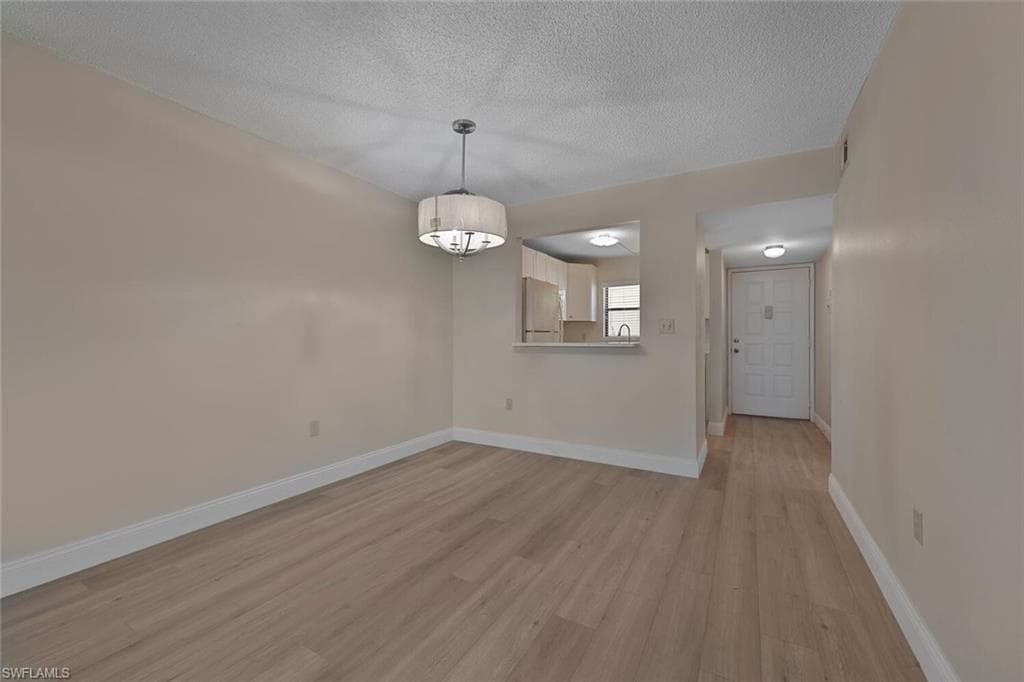 4238 27th Ct SW 101, Naples, FL 34116-4