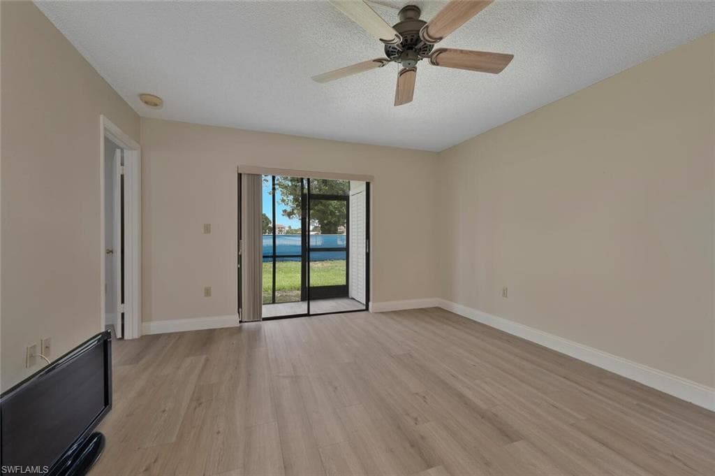 4238 27th Ct SW 101, Naples, FL 34116-7