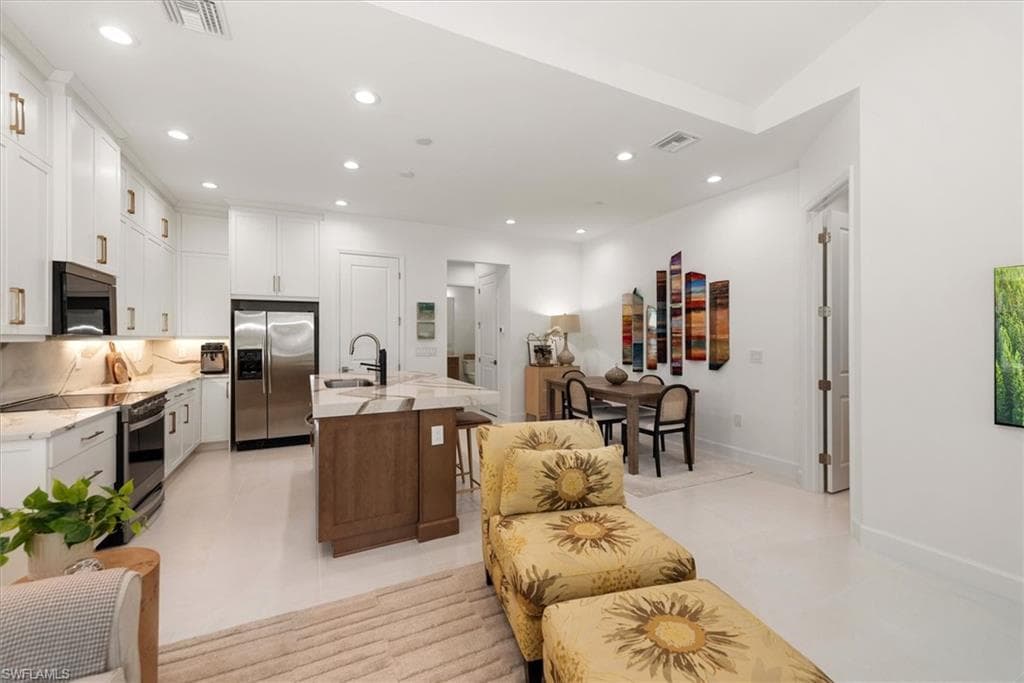 7315 Cayo Coco Ln, Naples, FL 34113-4