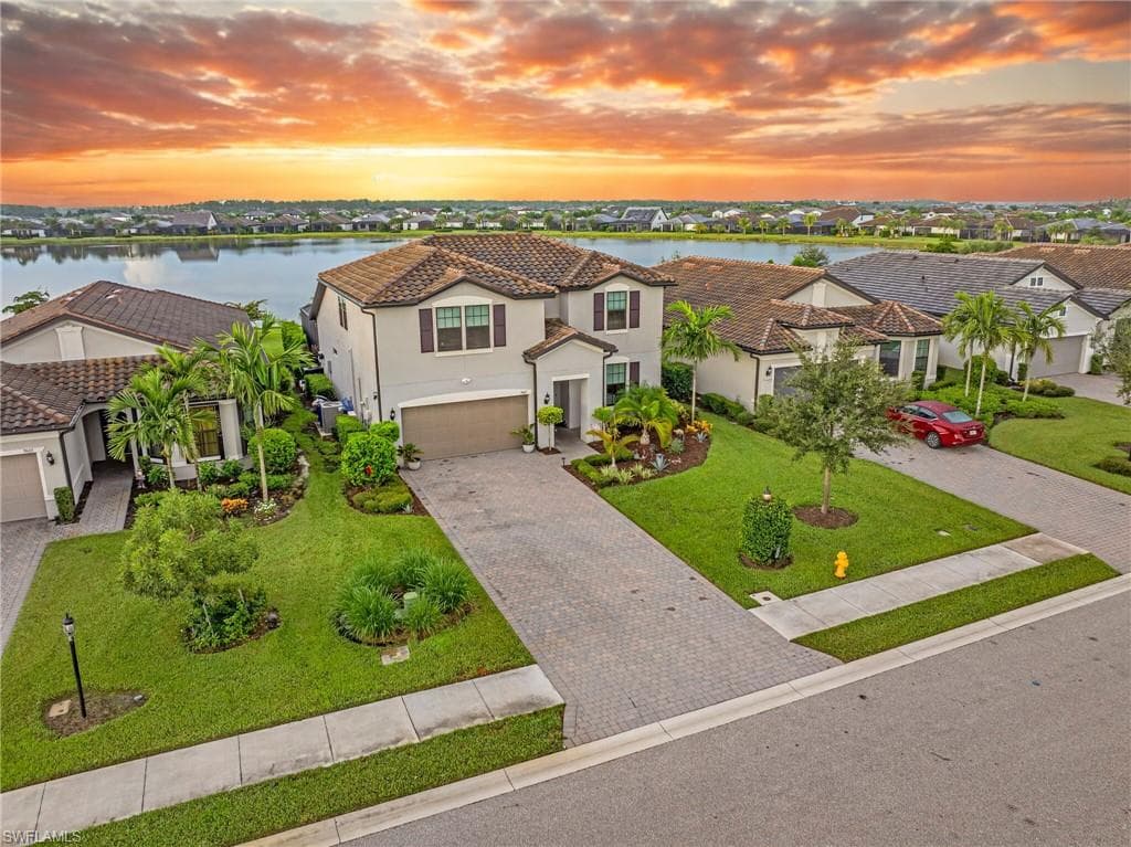 19607 Beechcrest Pl, Estero, FL 33928-3
