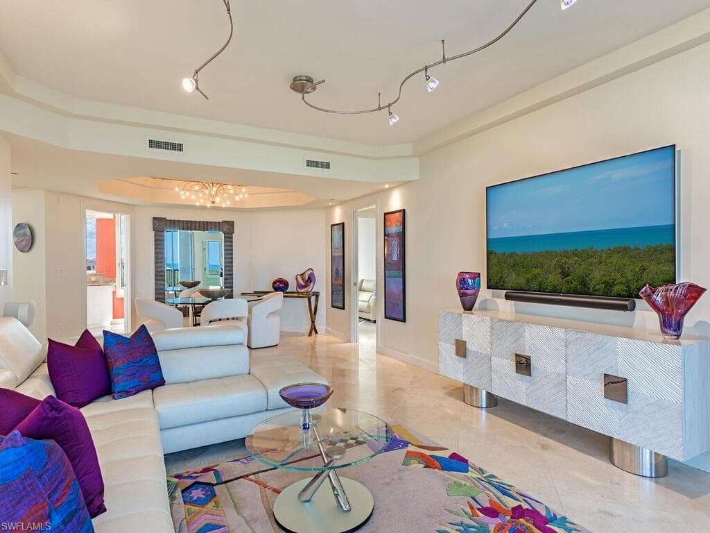 7117 Pelican Bay Blvd 507, Naples, FL 34108-5