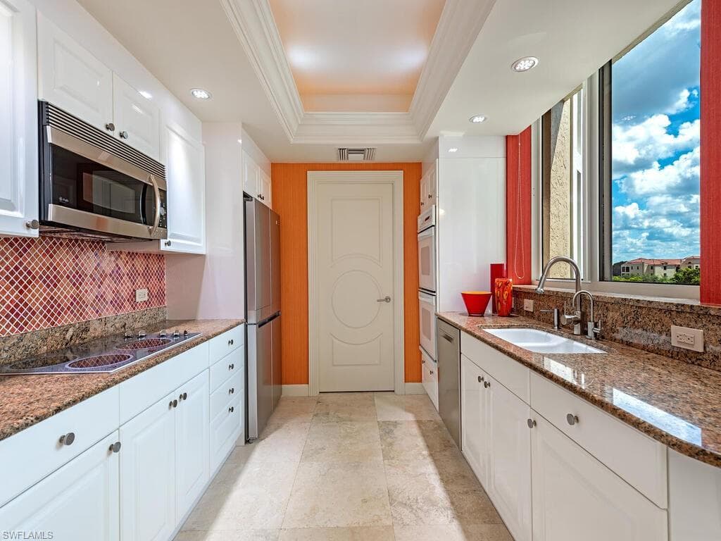 7117 Pelican Bay Blvd 507, Naples, FL 34108-6