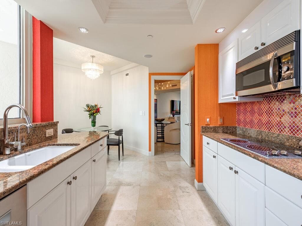 7117 Pelican Bay Blvd 507, Naples, FL 34108-7