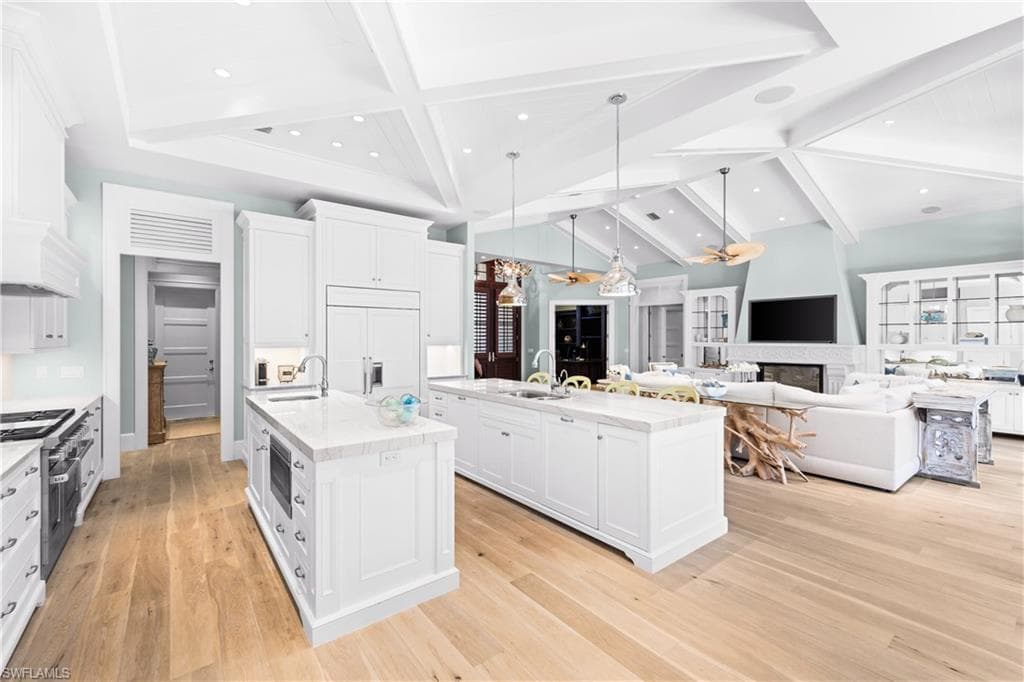 532 Pine Grove Ln, Naples, FL 34103-14