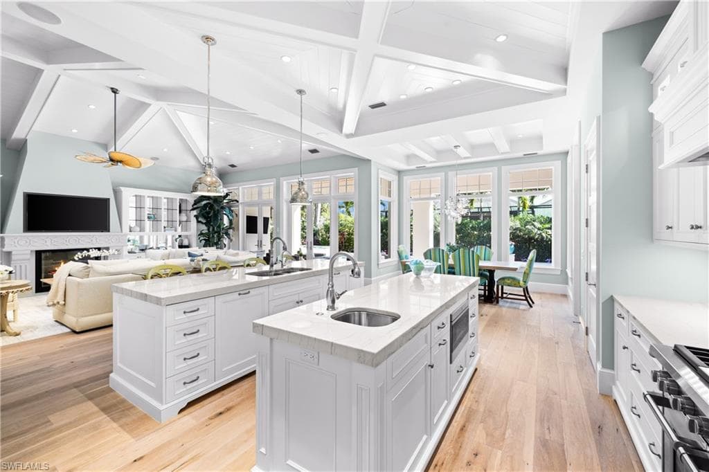 532 Pine Grove Ln, Naples, FL 34103-15