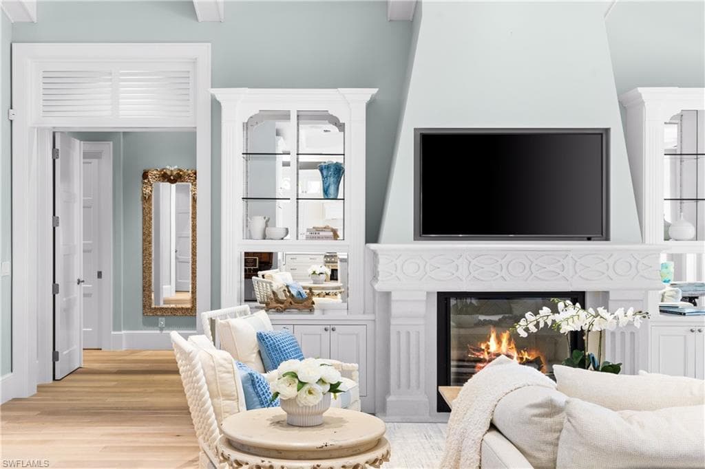 532 Pine Grove Ln, Naples, FL 34103-19