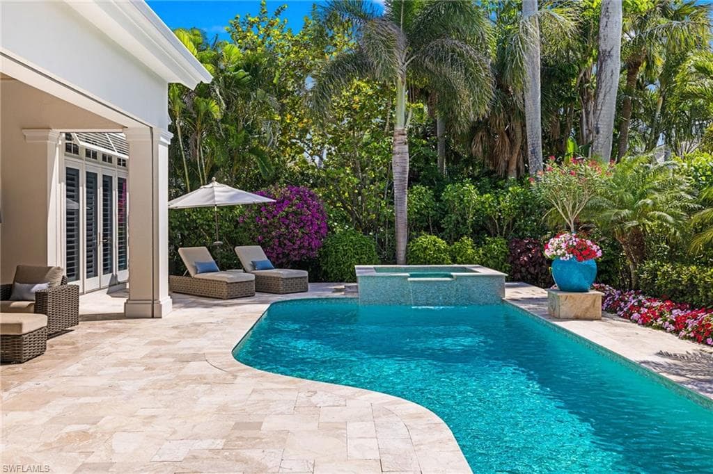 532 Pine Grove Ln, Naples, FL 34103-25