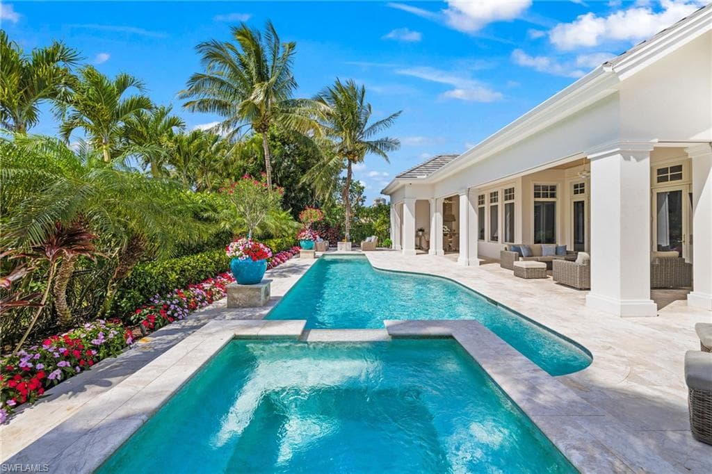 532 Pine Grove Ln, Naples, FL 34103-26