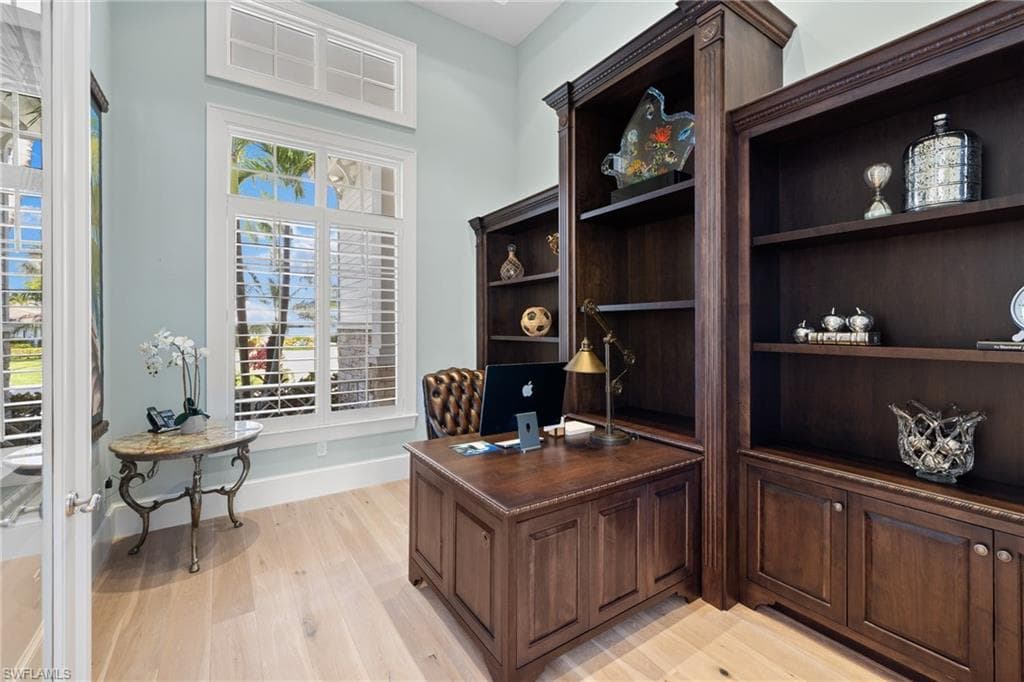 532 Pine Grove Ln, Naples, FL 34103-32