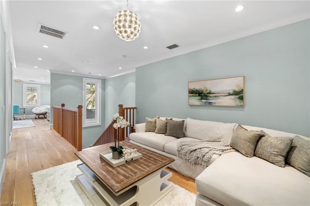 532 Pine Grove Ln, Naples, FL 34103-34