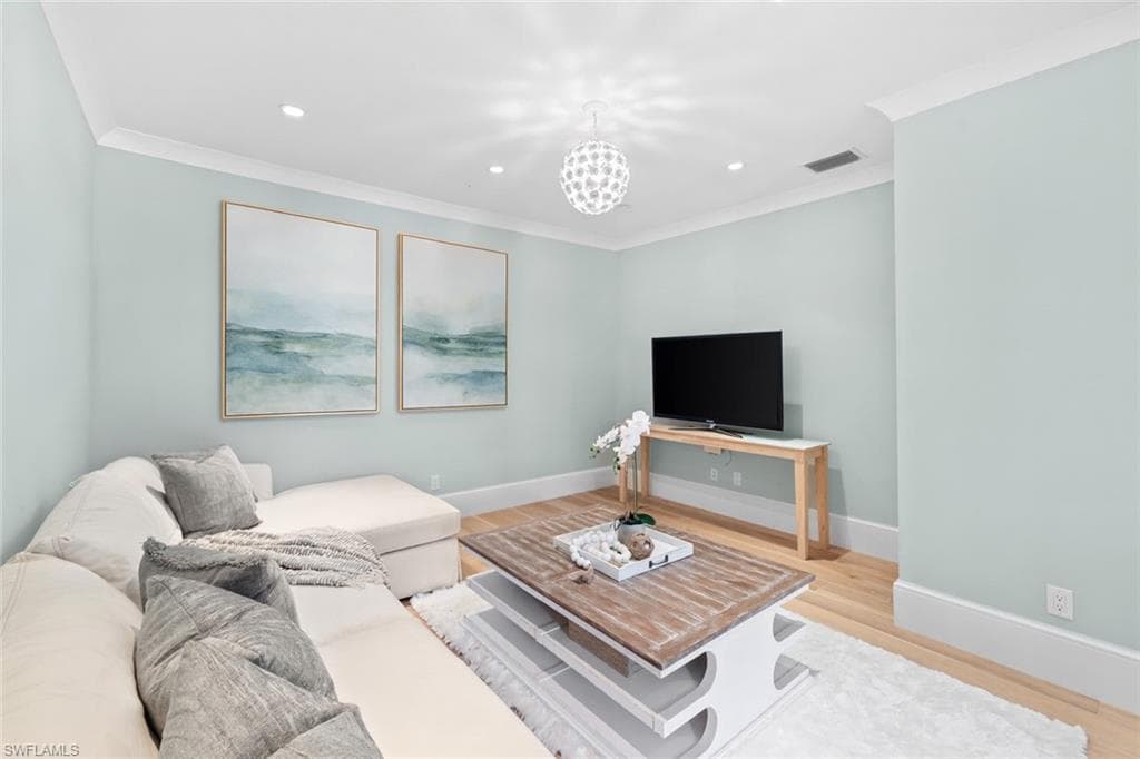 532 Pine Grove Ln, Naples, FL 34103-35