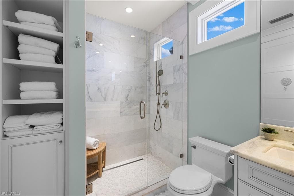 532 Pine Grove Ln, Naples, FL 34103-38