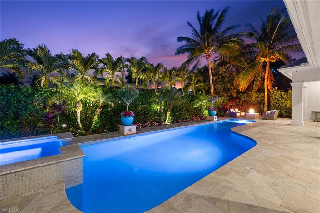 532 Pine Grove Ln, Naples, FL 34103-44