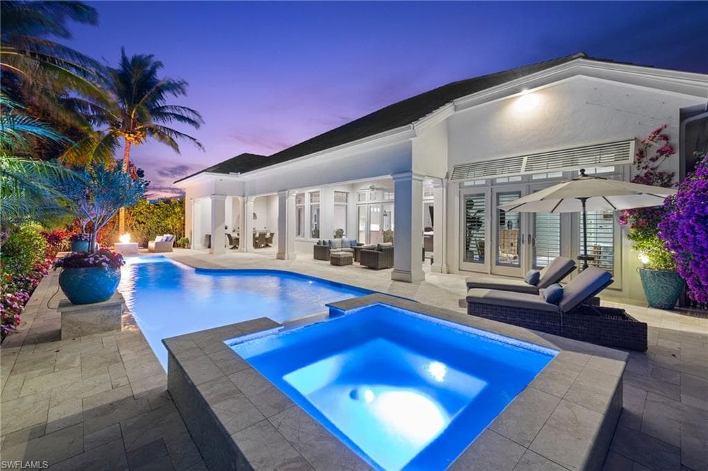 532 Pine Grove Ln, Naples, FL 34103-45