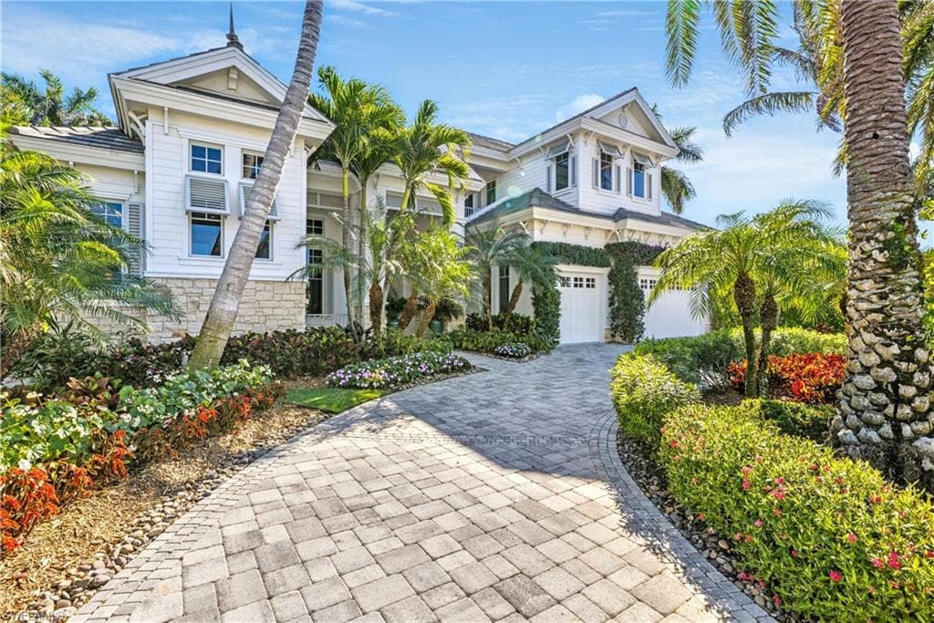 532 Pine Grove Ln, Naples, FL 34103-3