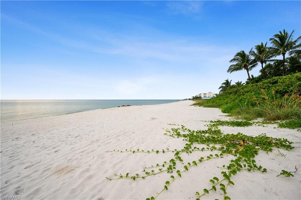 532 Pine Grove Ln, Naples, FL 34103-48