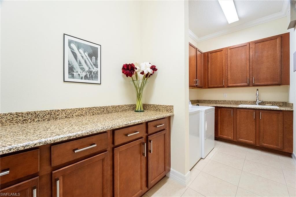 12440 Wisteria Dr, Naples, FL 34120-9