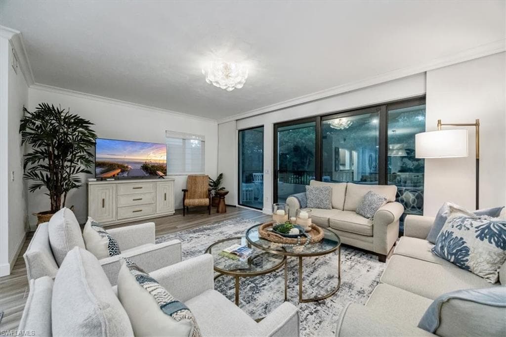 6510 Valen Way B102, Naples, FL 34108-2