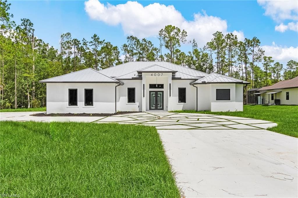 4007 2nd Ave SE, Naples, FL 34117-1
