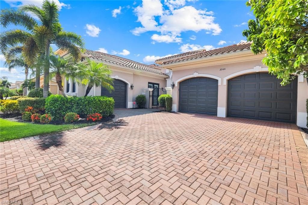 3344 Atlantic Cir, Naples, FL 34119-48