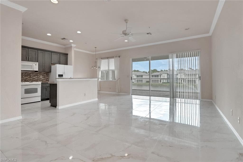 3520 Lansing Loop 203, Estero, FL 33928-4