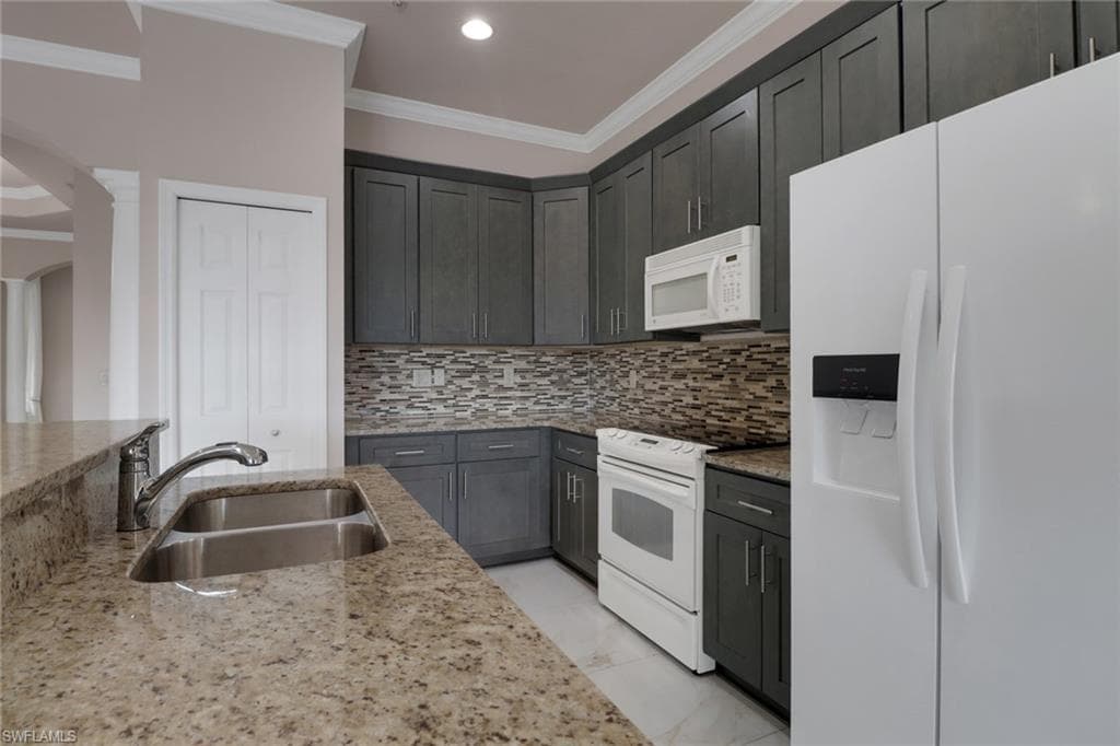 3520 Lansing Loop 203, Estero, FL 33928-8