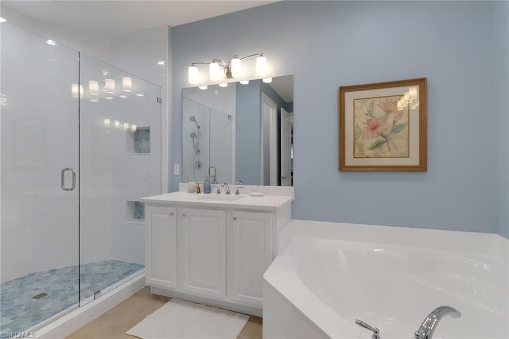 6502 Monterey Pt 204, Naples, FL 34105-13