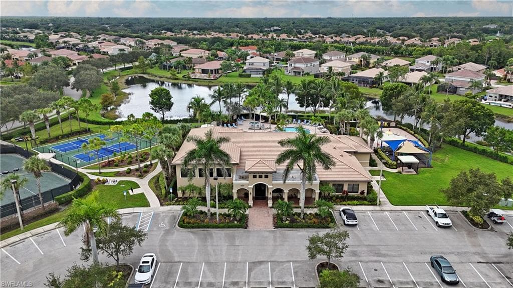 6502 Monterey Pt 204, Naples, FL 34105-34