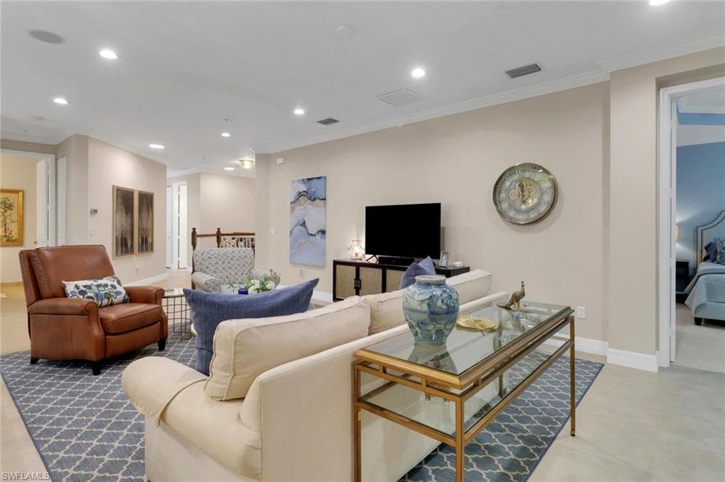 6502 Monterey Pt 204, Naples, FL 34105-3
