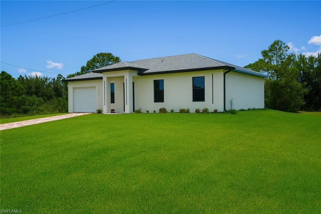 432 Raymer St, Lehigh Acres, FL 33974-1