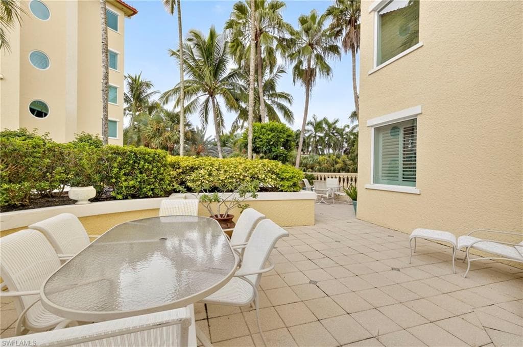 2748 Tiburon Blvd E 106c, Naples, FL 34109-22