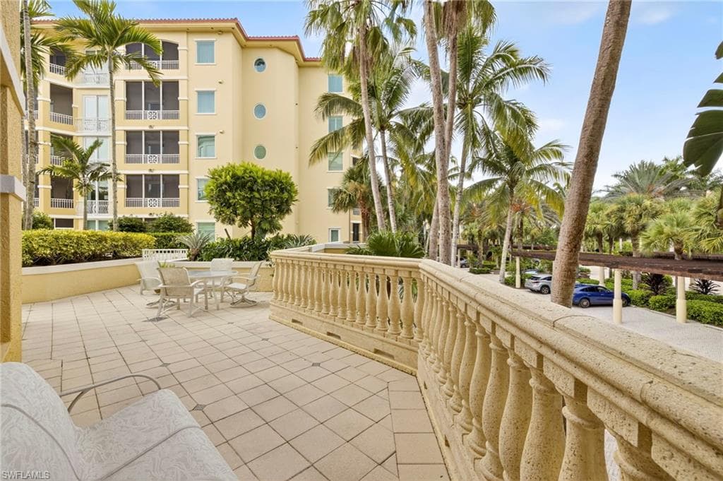 2748 Tiburon Blvd E 106c, Naples, FL 34109-23
