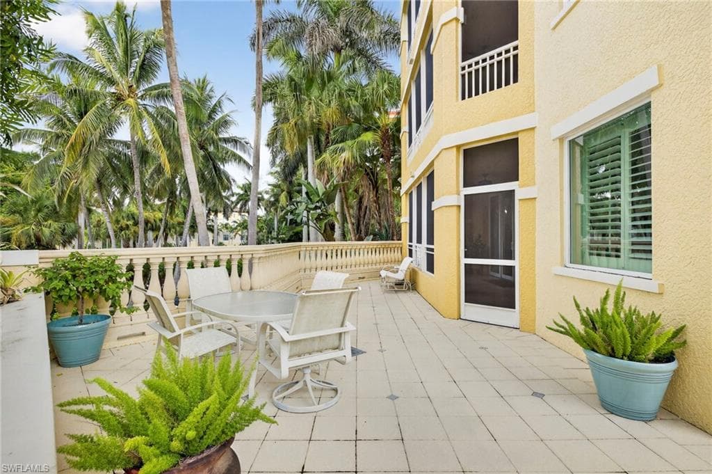2748 Tiburon Blvd E 106c, Naples, FL 34109-24