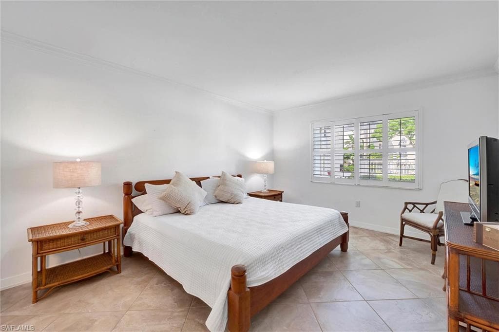 1930 Gulf Shore Blvd N D101, Naples, FL 34102-9