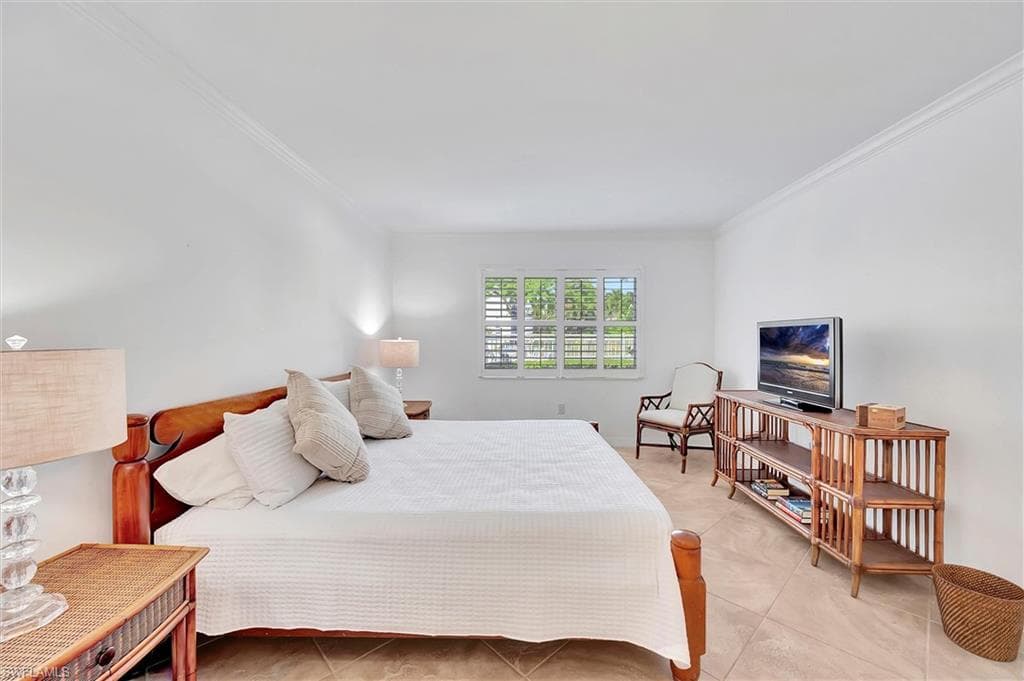 1930 Gulf Shore Blvd N D101, Naples, FL 34102-10