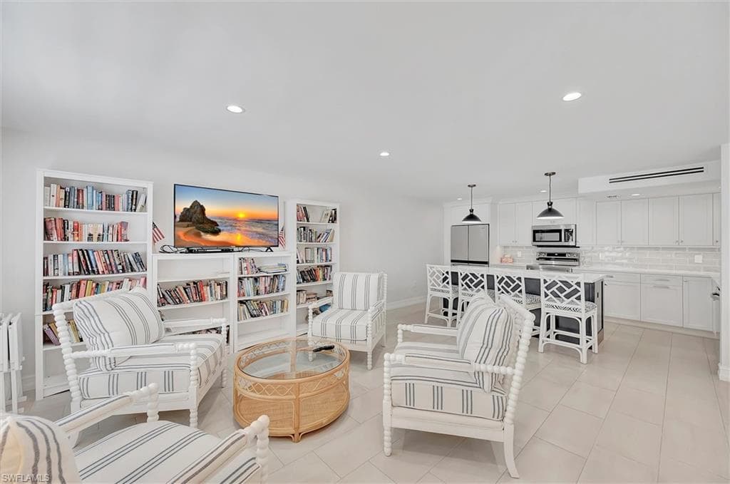 1930 Gulf Shore Blvd N D101, Naples, FL 34102-18