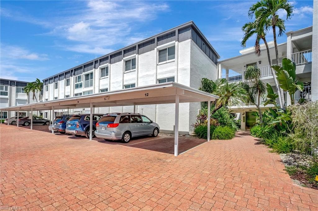 1930 Gulf Shore Blvd N D101, Naples, FL 34102-21