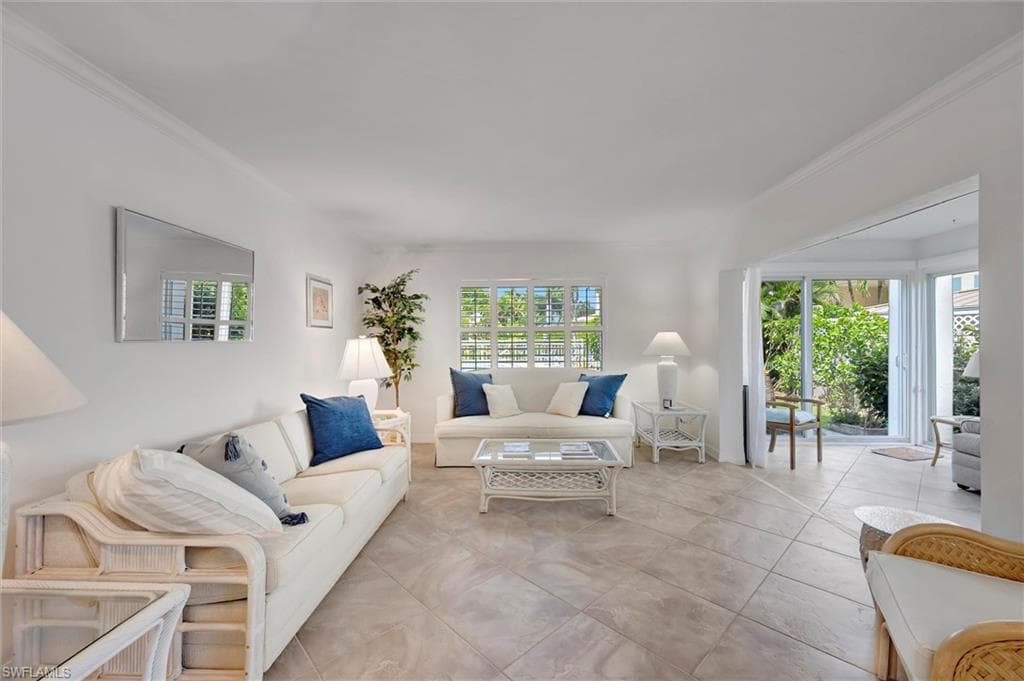 1930 Gulf Shore Blvd N D101, Naples, FL 34102-2