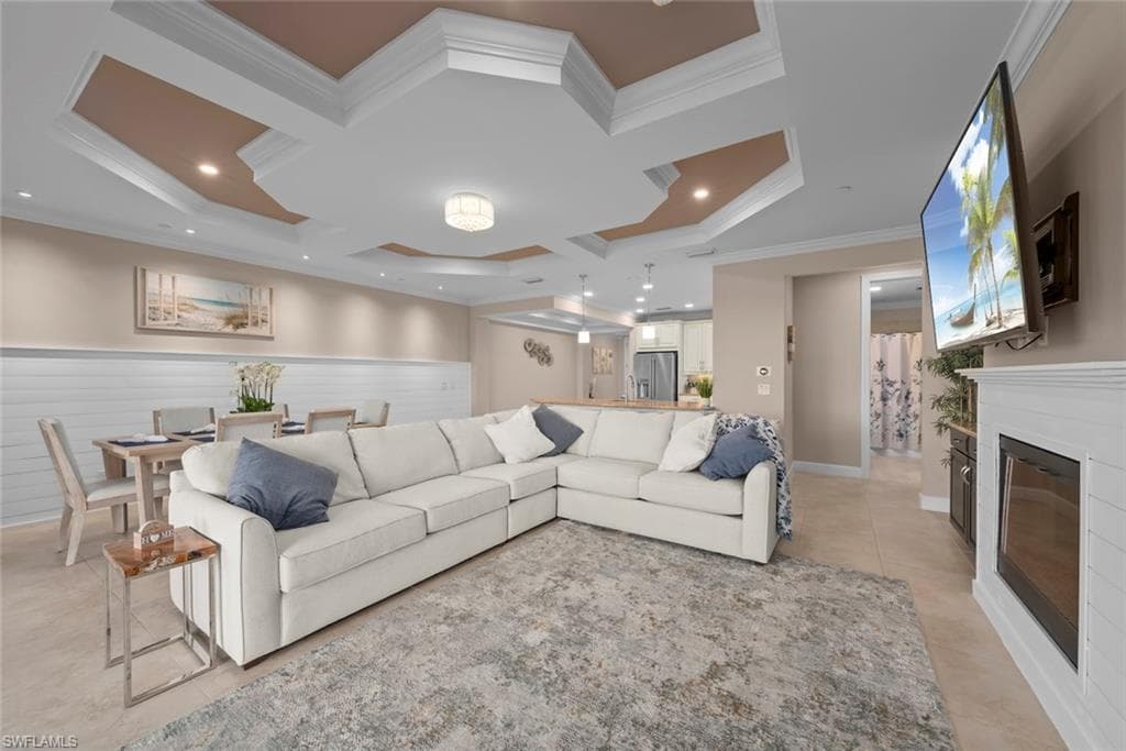 8773 Bellano Ct 102, Naples, FL 34119-4