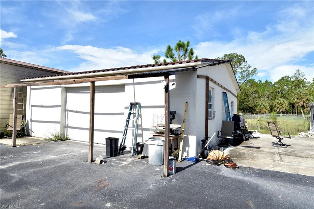 3390 27th Ave NE, Naples, FL 34120-35