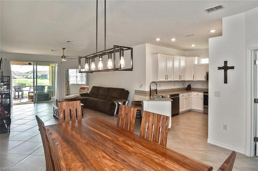 1661 Alameda Dr, Naples, FL 34120-10